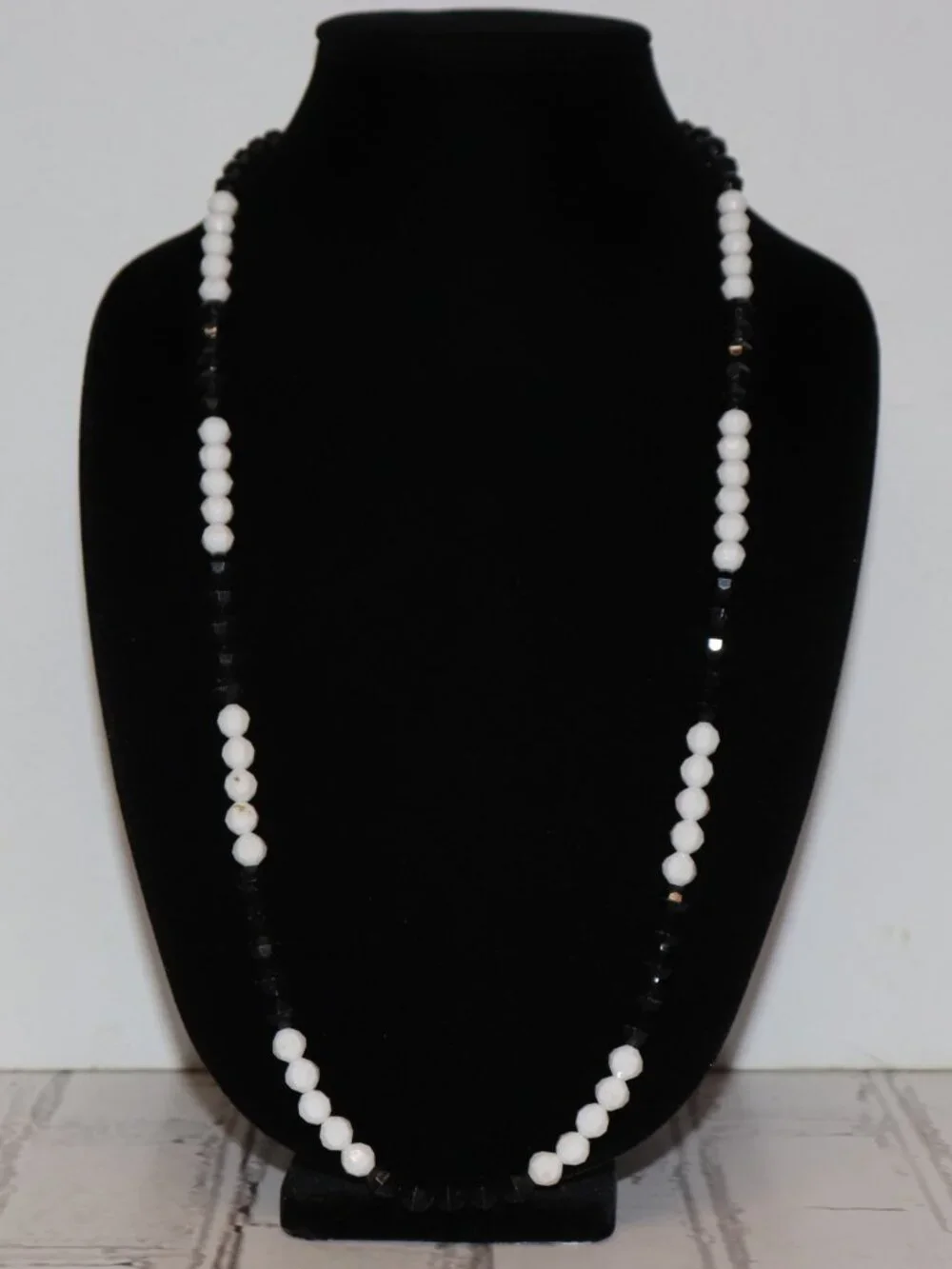 ✨ Vintage Black & White Plastic Beaded Necklace • 32” Slip‑On ✨